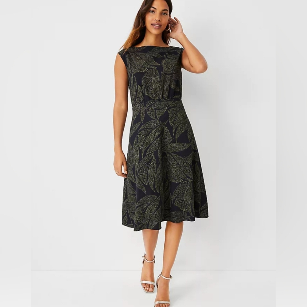 Ann Taylor Brand Fit and flare Floral Geo Print Dress Size 4 Petite